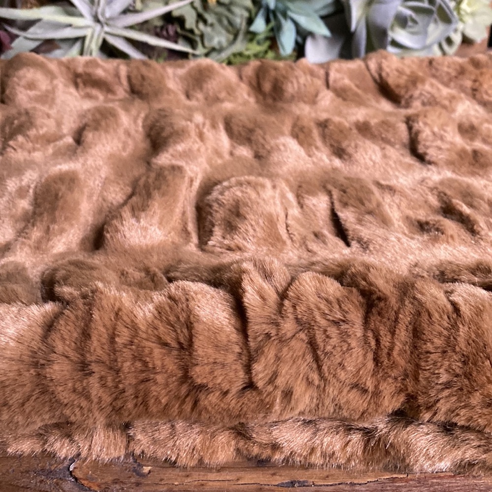 Pottery Barn Cuddly Luxuriously Rich Faux Fur Ruched Brown Lumbar Pillow Cover - Picture 7 of 16